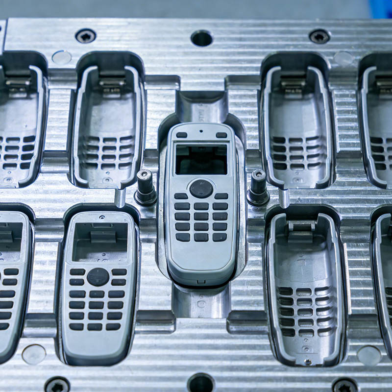 Moulage par injection de précision pour petits boîtiers de télécommande à grande cavité